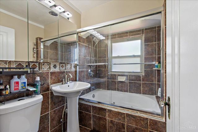 7306 Parkdale Avenue, Cincinnati, OH 45237