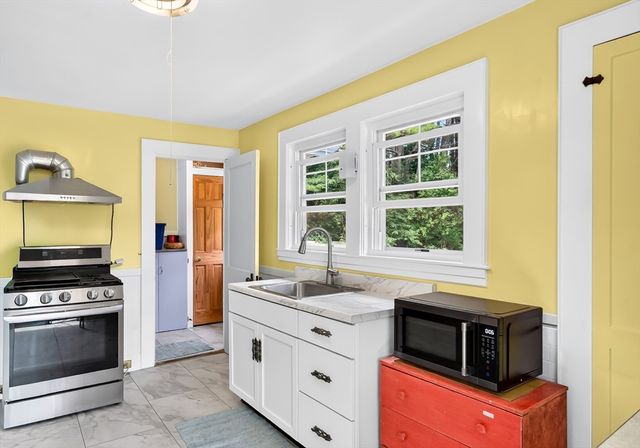 46 Tilton Ave, Lunenburg, MA 01462