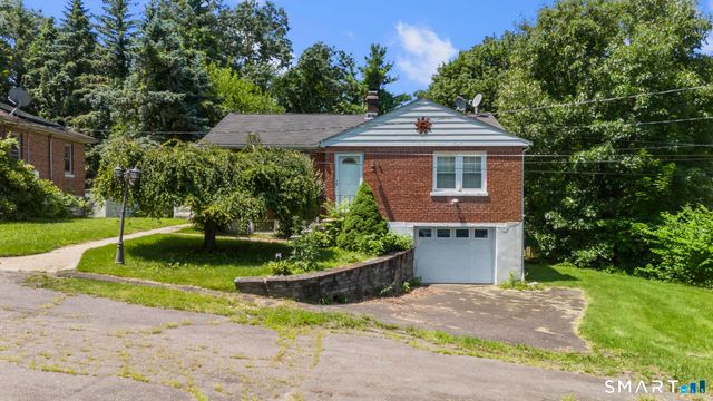 33 Garrassino Place, Waterbury, CT 06706