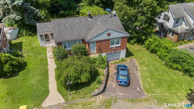33 Garrassino Place, Waterbury, CT 06706