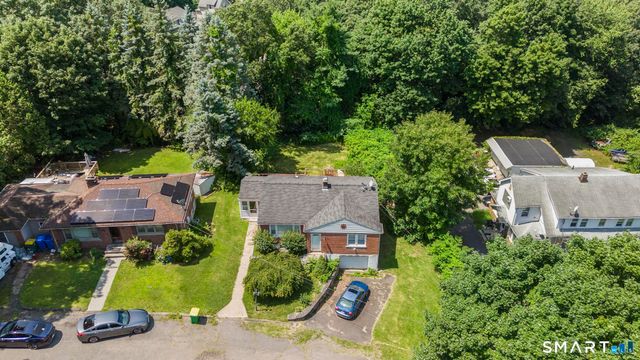 33 Garrassino Place, Waterbury, CT 06706