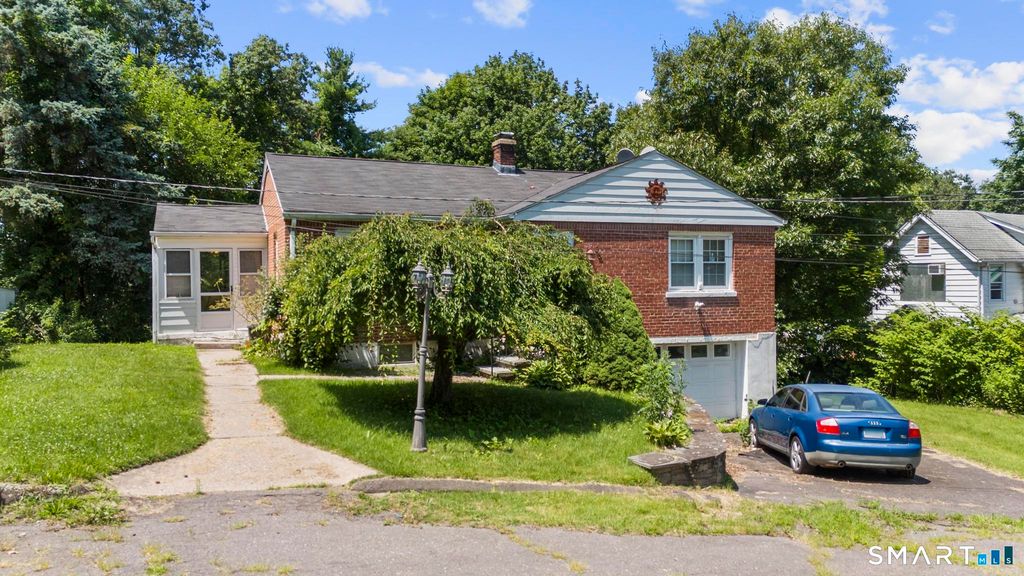 33 Garrassino Place, Waterbury, CT 06706
