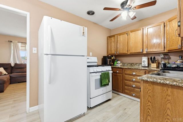 469 Pomegranate, Woodlake, CA 93286