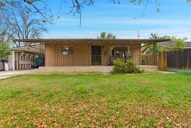 469 Pomegranate, Woodlake, CA 93286