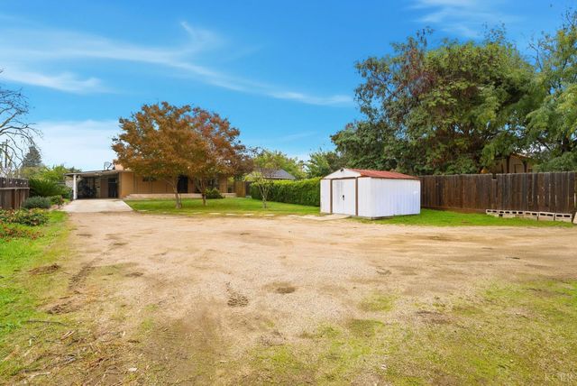 469 Pomegranate, Woodlake, CA 93286