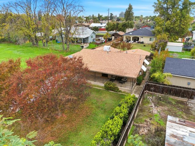 469 Pomegranate, Woodlake, CA 93286