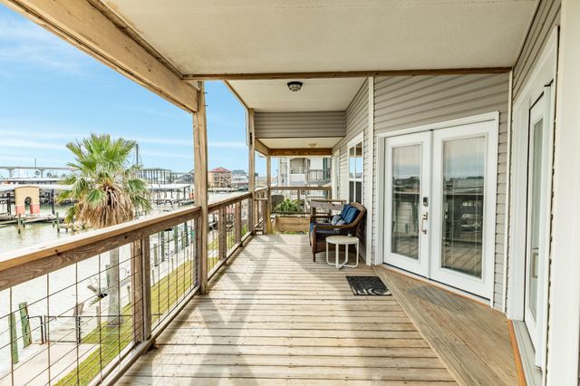 56 Marlin Lane, Freeport, TX 77541