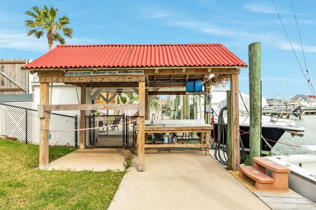 56 Marlin Lane, Freeport, TX 77541