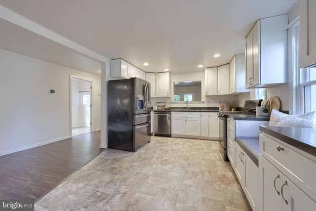 130 S STATE ST, Brownstown, PA 17508