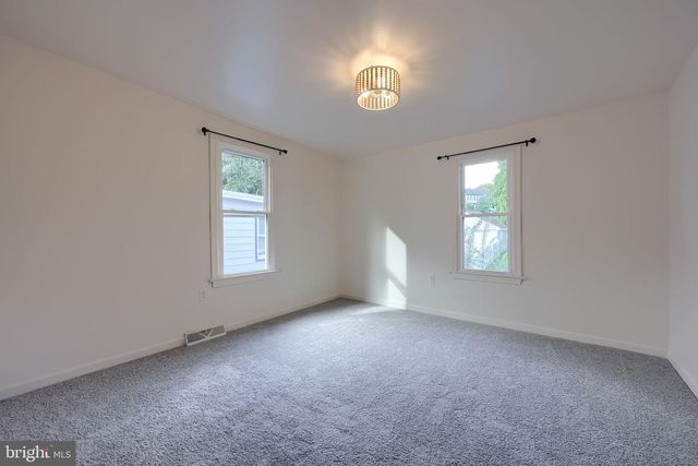 130 S STATE ST, Brownstown, PA 17508