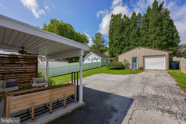 130 S STATE ST, Brownstown, PA 17508