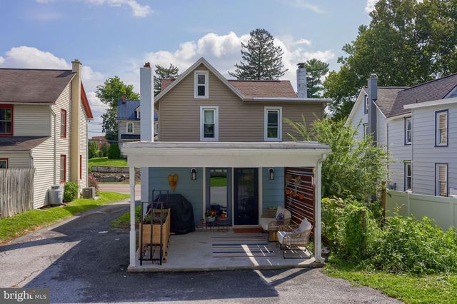 130 S STATE ST, Brownstown, PA 17508