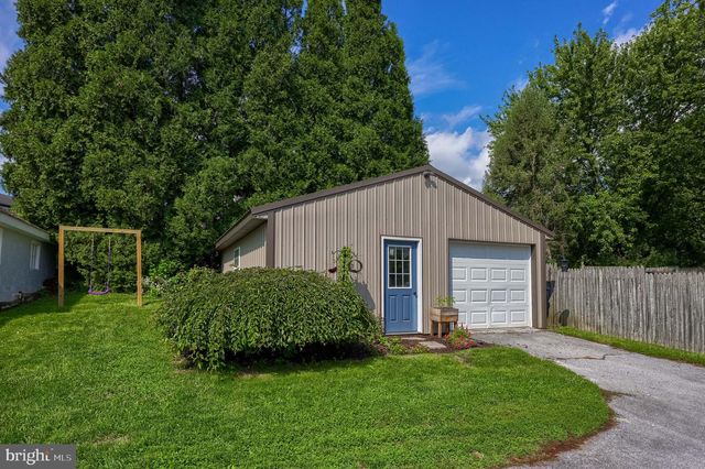 130 S STATE ST, Brownstown, PA 17508