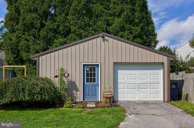 130 S STATE ST, Brownstown, PA 17508