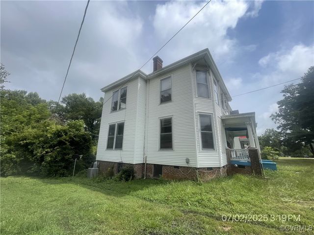 511 S Main St, Blackstone, VA 23824
