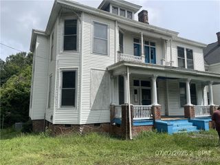 511 S Main St, Blackstone, VA 23824