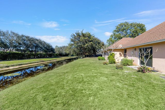 13868 York Court C, Wellington, FL 33414