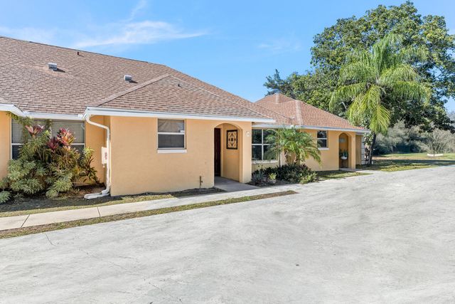 13868 York Court C, Wellington, FL 33414