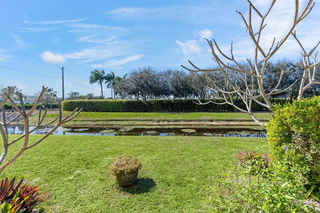 13868 York Court C, Wellington, FL 33414