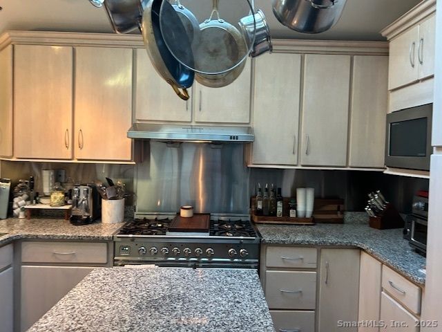 24 Colonial Drive, Waterford, CT 06385