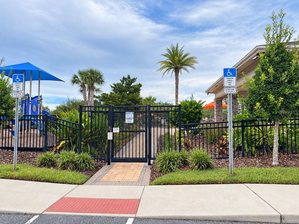 Image 35 of property listing at 2078 CRYSTAL BELL STREET, Orlando, FL 32824