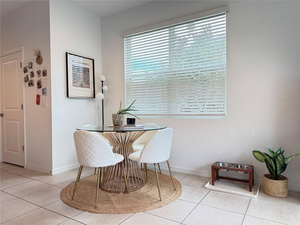 Image 8 of property listing at 2078 CRYSTAL BELL STREET, Orlando, FL 32824