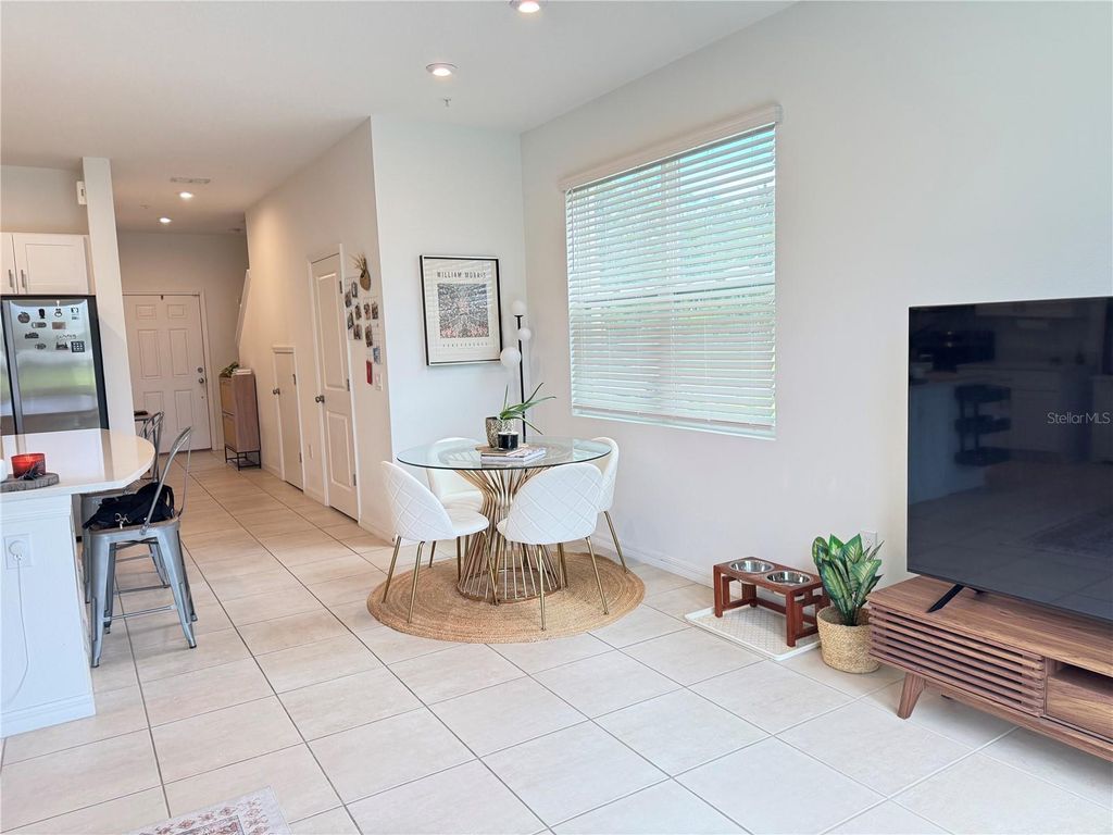 Image 10 of property listing at 2078 CRYSTAL BELL STREET, Orlando, FL 32824