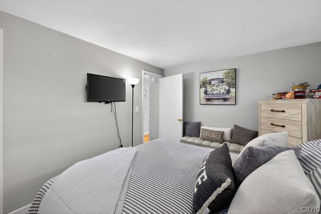 107 Sheraton Road, Onondaga, NY 13219