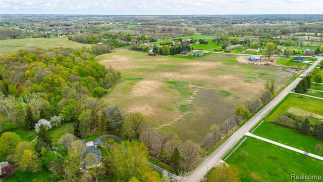 24383 Chapman Road, Macomb, MI 48042