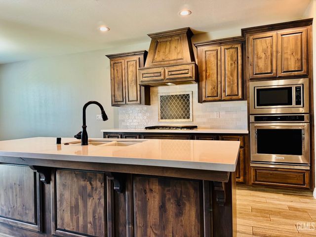 4214 Carosam Road, Bakersfield, CA 93314