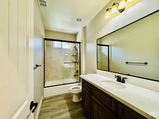 4214 Carosam Road, Bakersfield, CA 93314