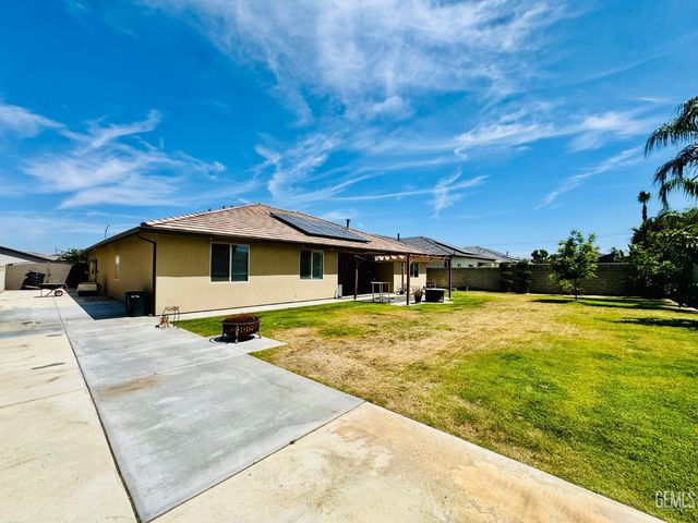 4214 Carosam Road, Bakersfield, CA 93314