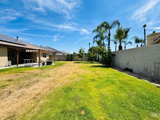 4214 Carosam Road, Bakersfield, CA 93314