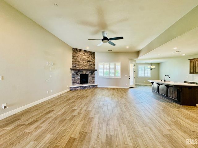 4214 Carosam Road, Bakersfield, CA 93314