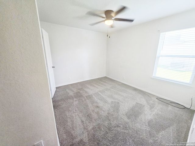 437 Middle Green, Floresville, TX 78114