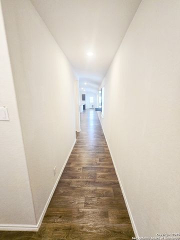 437 Middle Green, Floresville, TX 78114