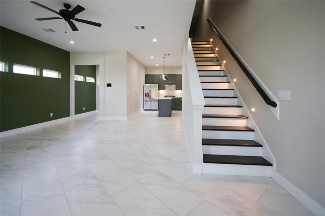5113 Hershe Street B, Houston, TX 77020