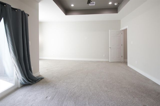 5113 Hershe Street B, Houston, TX 77020