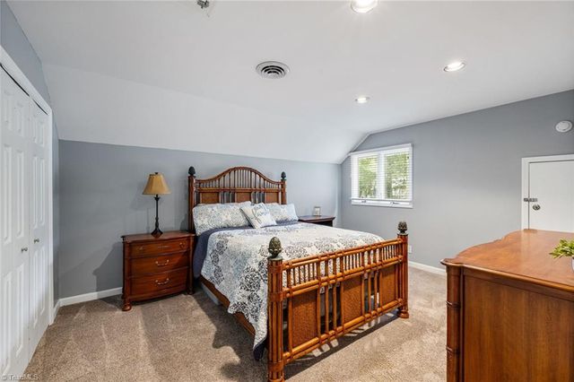 5928 Woodfield Drive, Kernersville, NC 27284