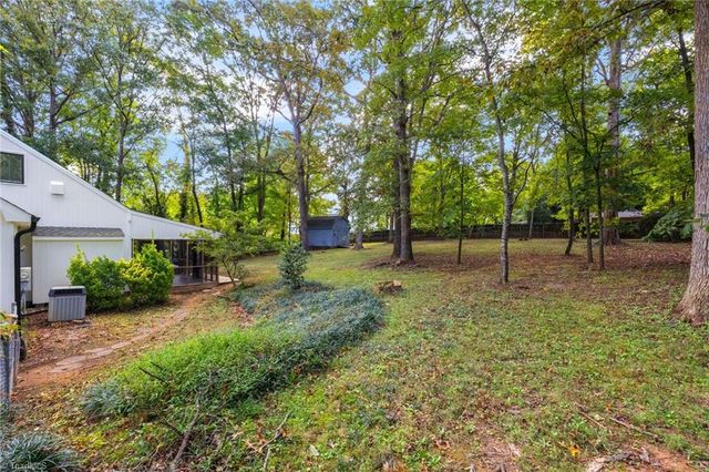 5928 Woodfield Drive, Kernersville, NC 27284