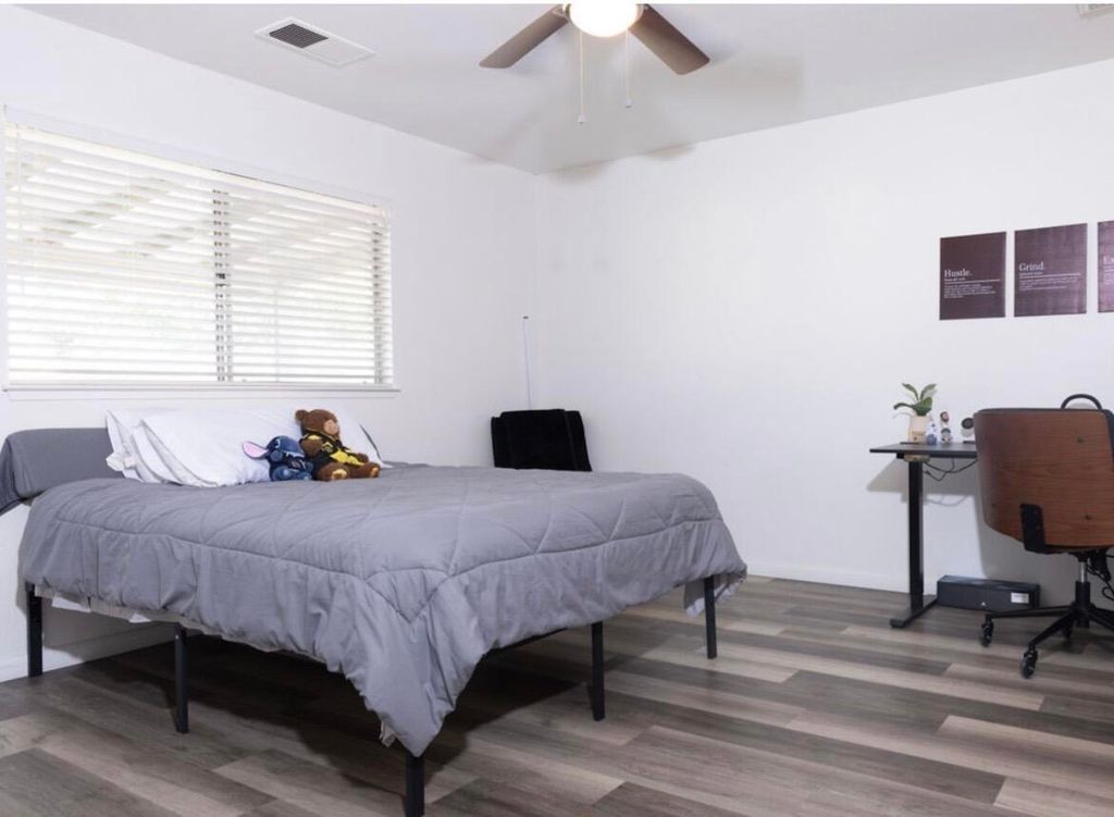 Image 14 of property listing at 561 Wellington Place, Porterville, CA 93257