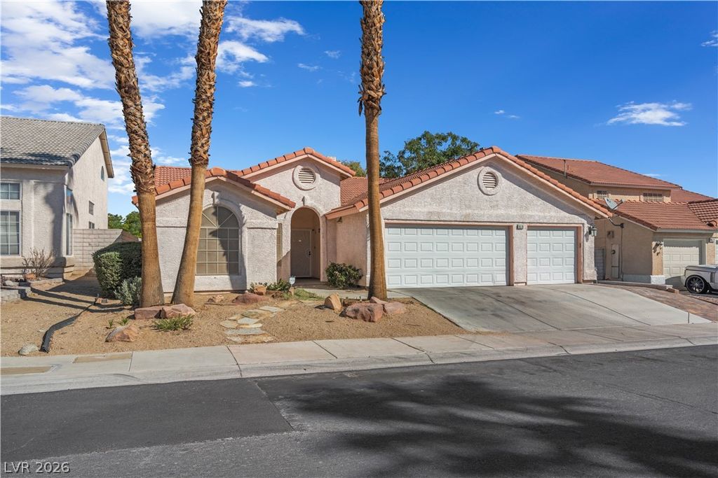 6576 Goldencreek Way, Las Vegas, NV 89108 — photo 2