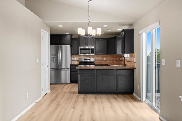 12424 W 1st Ave, Airway Heights, WA 99001