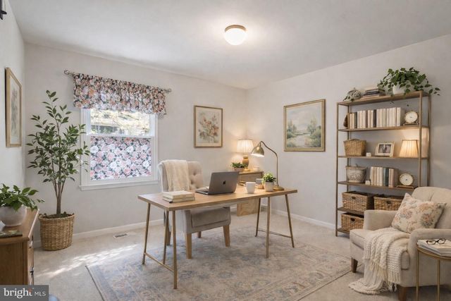 412 S MAPLE AVE, Purcellville, VA 20132
