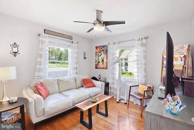 412 S MAPLE AVE, Purcellville, VA 20132