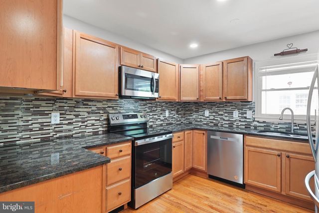 412 S MAPLE AVE, Purcellville, VA 20132