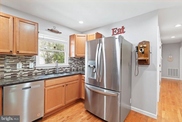 412 S MAPLE AVE, Purcellville, VA 20132