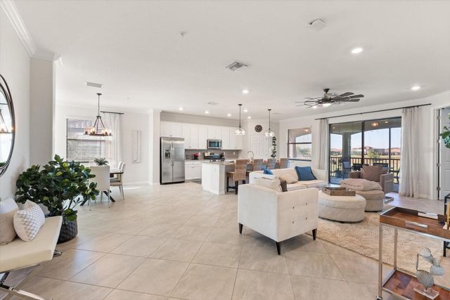 18113 GAWTHROP DRIVE 102, Lakewood Ranch, FL 34211