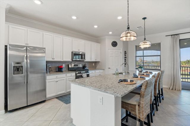 18113 GAWTHROP DRIVE 102, Lakewood Ranch, FL 34211