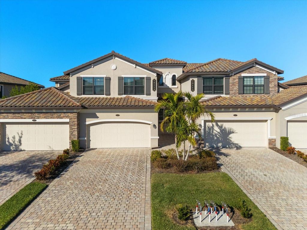 18113 GAWTHROP DRIVE 102, Lakewood Ranch, FL 34211